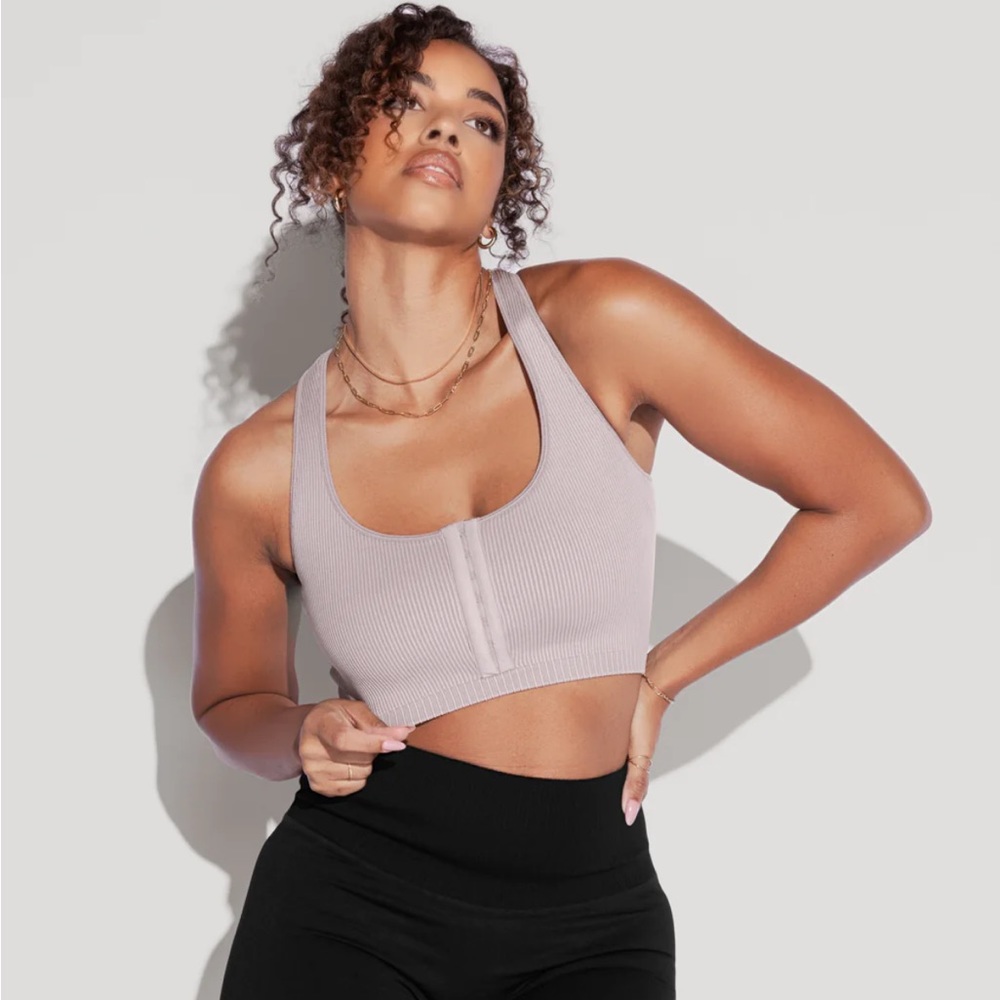 POPFLEX Ribbed Front-Zip Sports Bra in Light Mauve